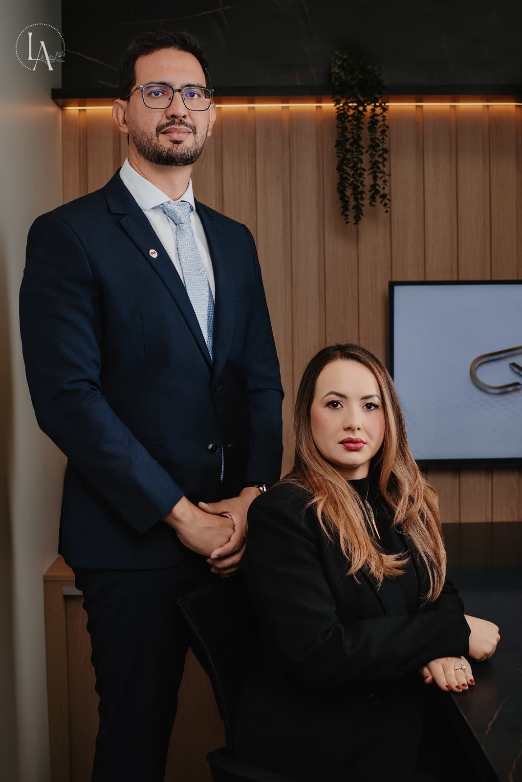 Sócios do escritório Caroline & Vieira